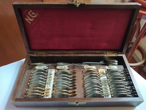Antiker gläserkasten mit - gläserkasten,